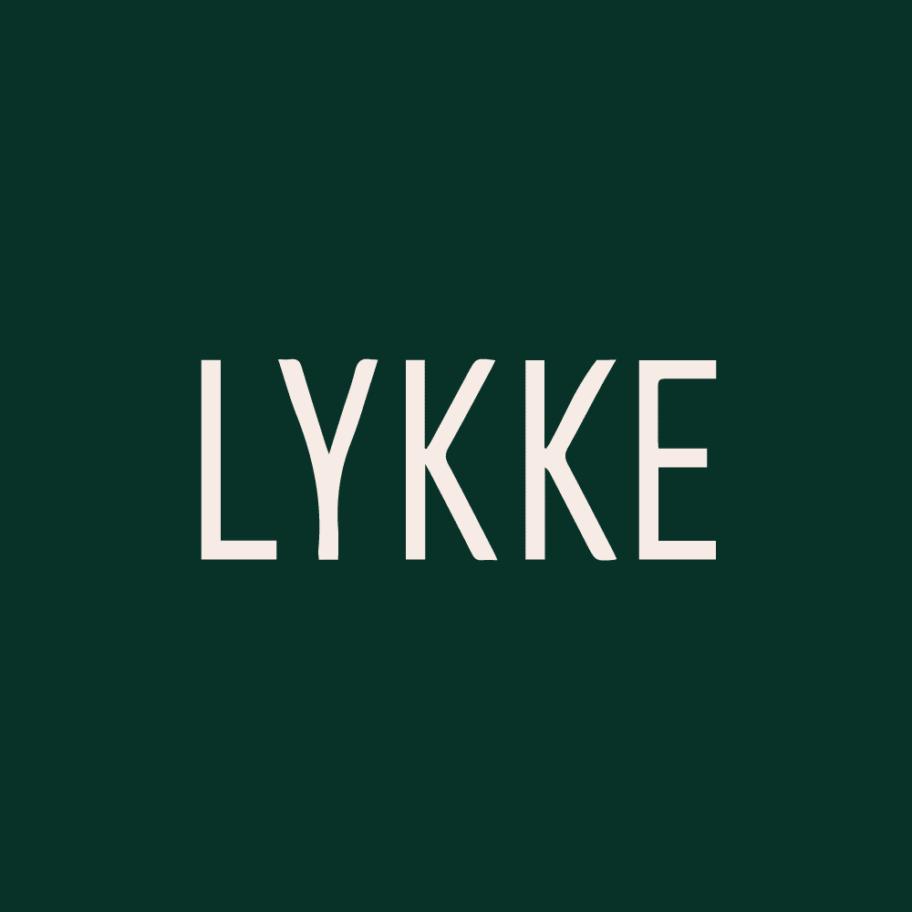 Animated logo with the word "lykke" in white letters gradually appearing and disappearing on a dark green background.